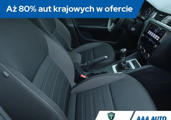 Skoda Octavia cena 63000 przebieg: 96254, rok produkcji 2020 z Otmuchów małe 254